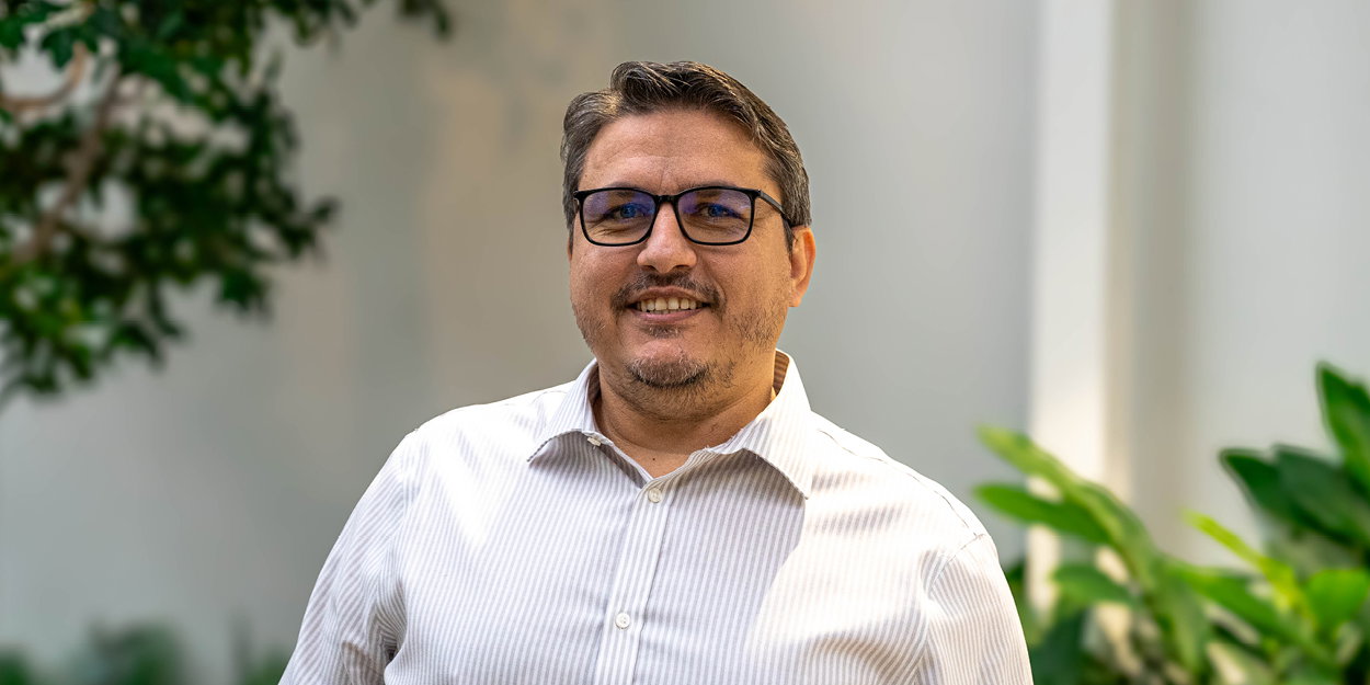 Portrait photo of Victor Oncica at Agrifac.