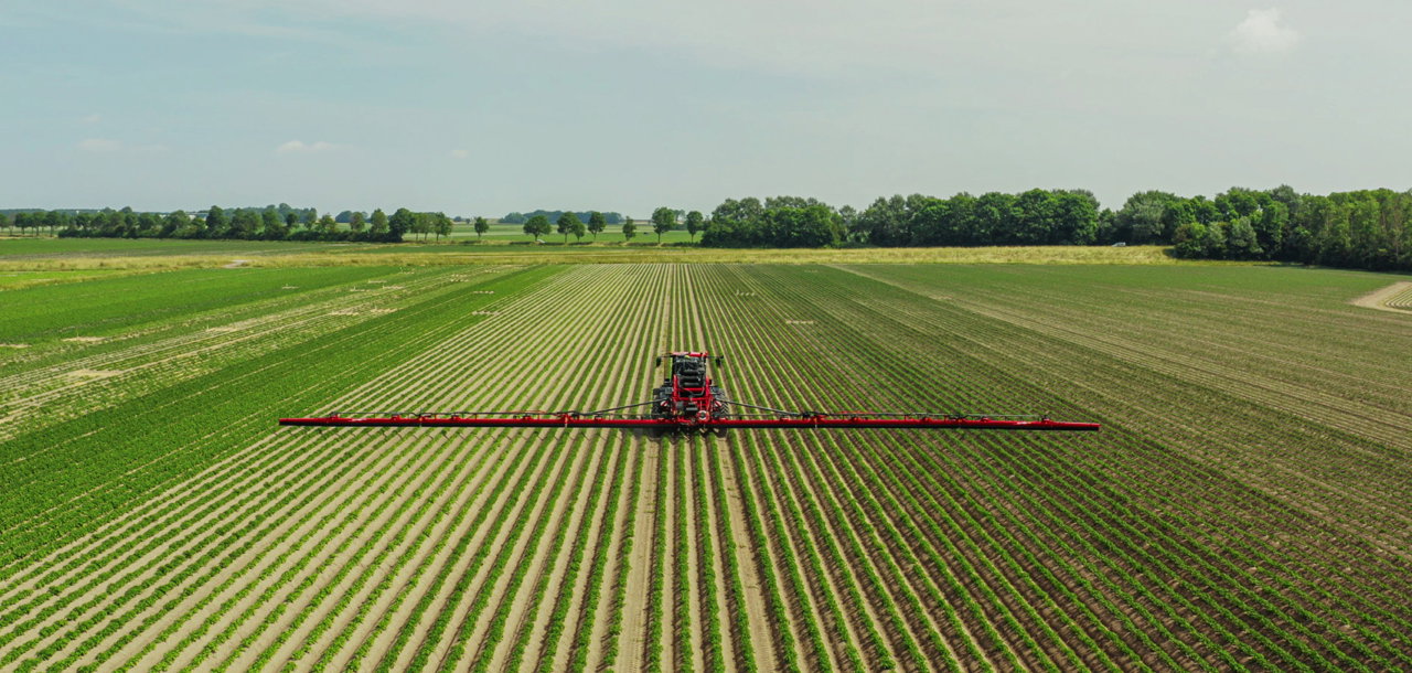 The Condor WideTrack with AirFlow boom in a potato field in The Netherlands.