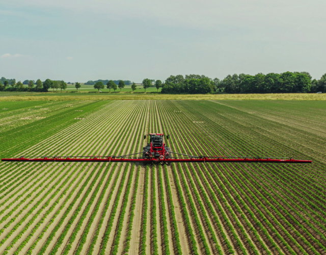 The Condor WideTrack with AirFlow boom in a potato field in The Netherlands.