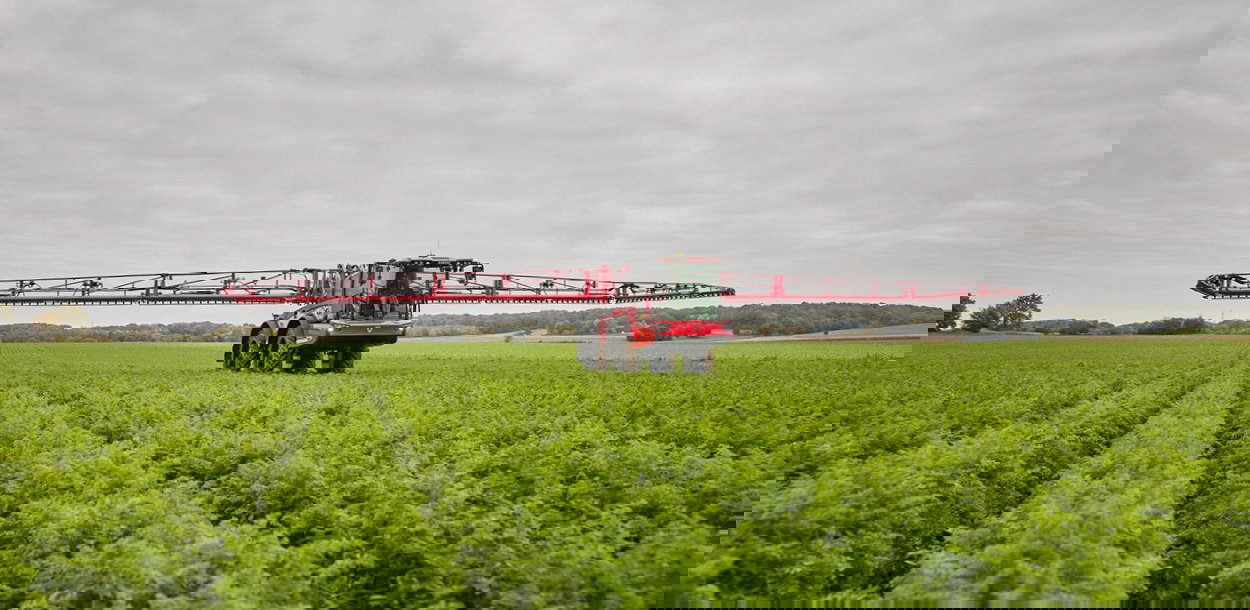 Folding boom of the Vanguard 67 sprayer.