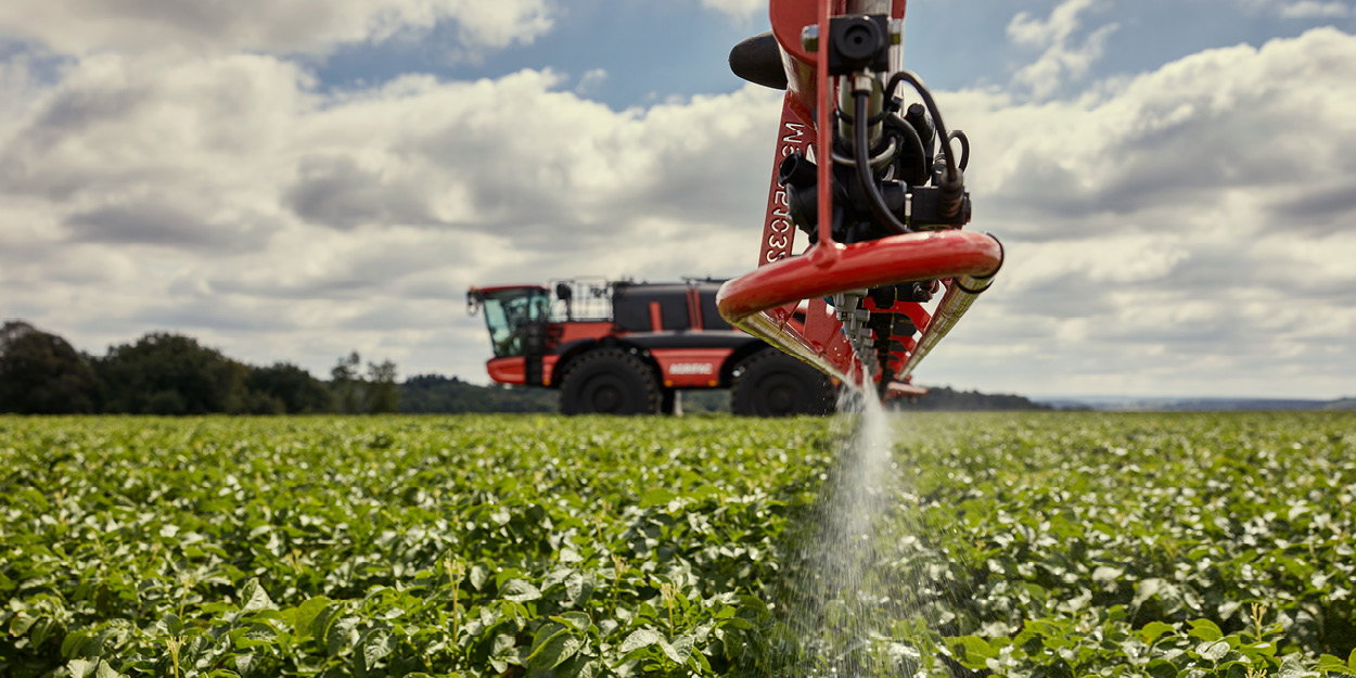 Agrifac Endurance 80 spraying in the field close up.