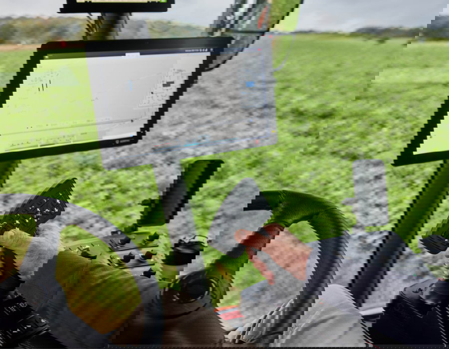 Close up of the EcoTronicPlus screen.