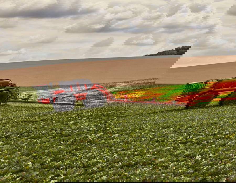 DynamicDose system illustrated while operating in a field.